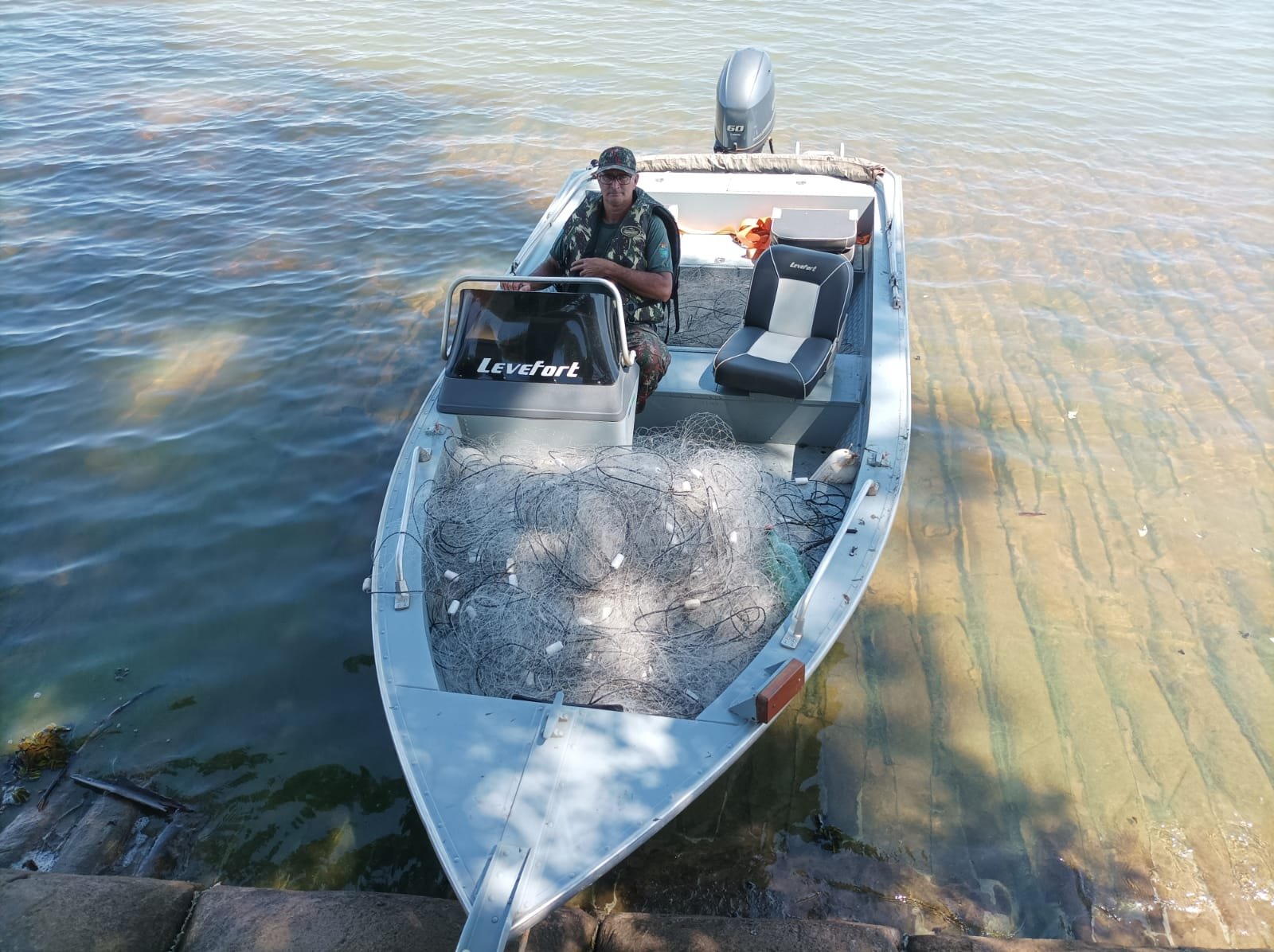 PMA de Aparecida do Taboado apreende 1500 metros de redes de pesca em 10 cursos d’água e solta 15 kg de peixes na abertura da operação Ictiofauna