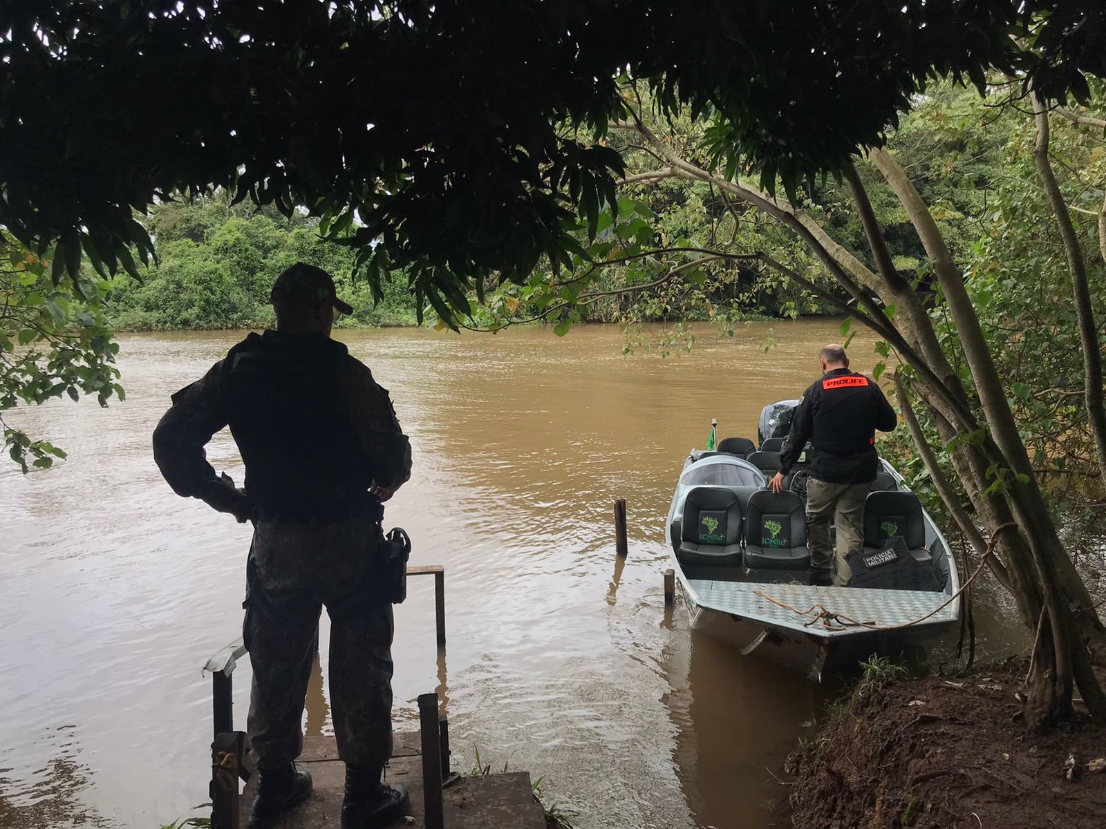 Polícia Militar Ambiental autua 11 infratores e aplica 57 mil em multas durante a operação Padroeira do Brasil