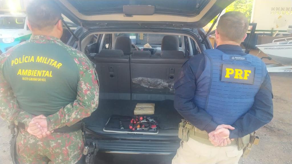 PMA e PRF prendem traficante boliviano com 54 kg de cocaína e 1 kg de maconha avaliados em mais de R$ 7 milhões escondidos em forros de veículo