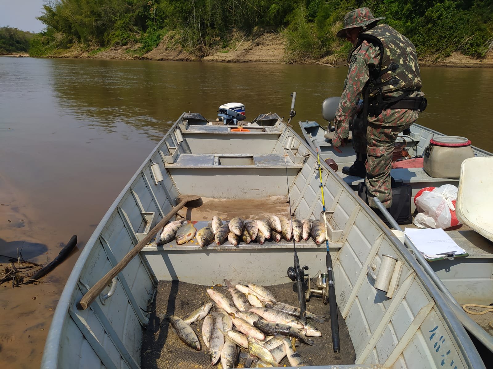 PMA autua 75 pescadores em R$ 95,6 mil e apreende 423 kg de pescado e 211 redes de pesca, além de 14 barcos e 13 motores em três meses da operação Pesca Legal