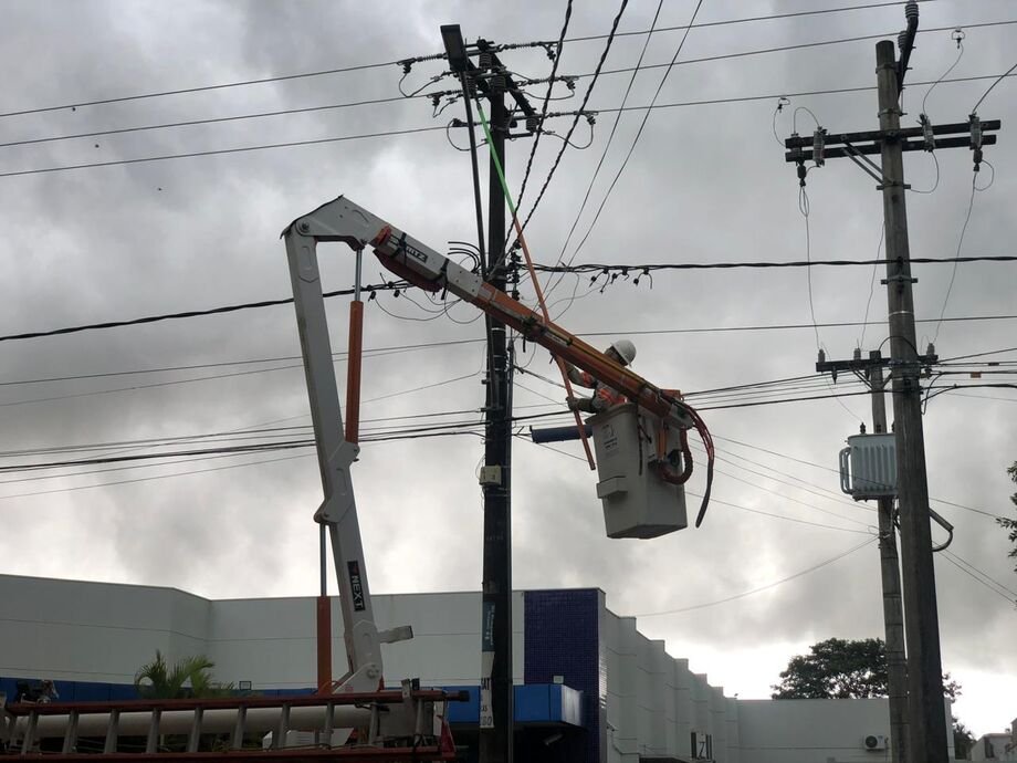 Aquidauana ficou sem energia – raio causa explosão e incêndio em loja no centro da cidade