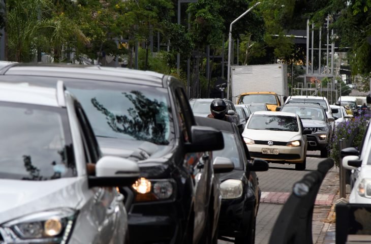 Proprietários de veículos têm até o fim do mês para pagar última parcela do IPVA