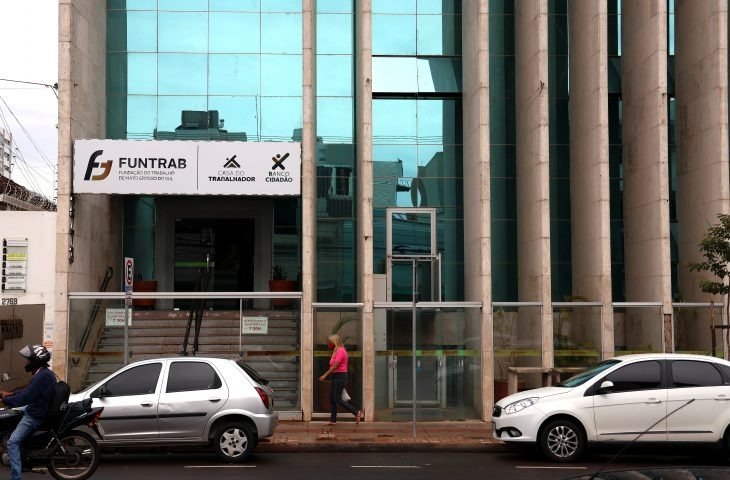 Funtrab inicia semana com 3,6 mil vagas de empregos em diferentes cidades