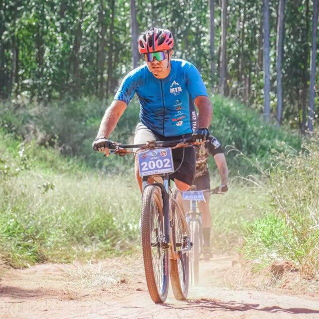 Mesmo sem uma perna, Gilvan foi campeão ao pedalar 52 km em prova