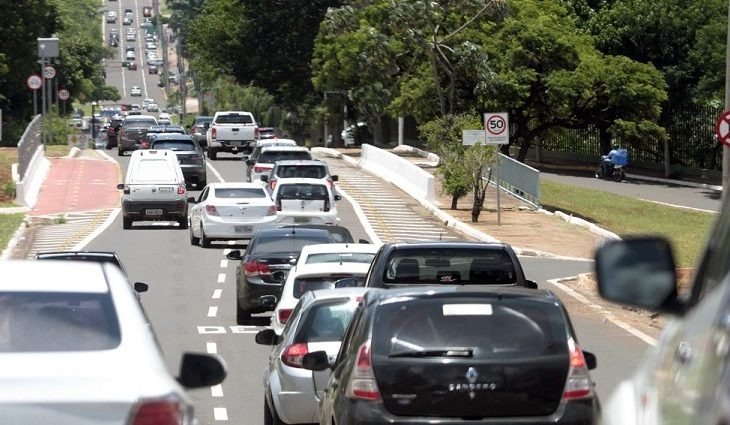 Agosto é mês de pagamento do licenciamento dos carros placas 7 e 8