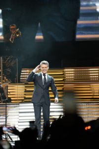 Com ingressos quase esgotados, ídolo mundial Luis Miguel é um dos nomes mais esperados para show no Brasil em 2024